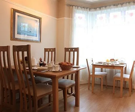 Bed & Breakfast Langdale House